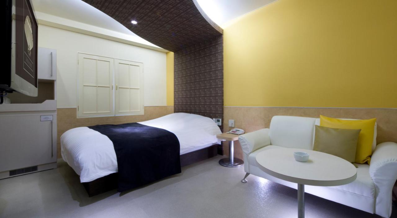 Hotel Glow Yokkaichi (Adults Only) Екстер'єр фото